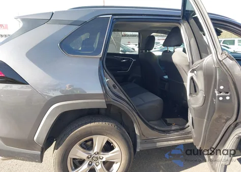 2022 Toyota Rav4 Xle z USA, uszkodzony, nr VIN 2T3P1RFV6NW308439